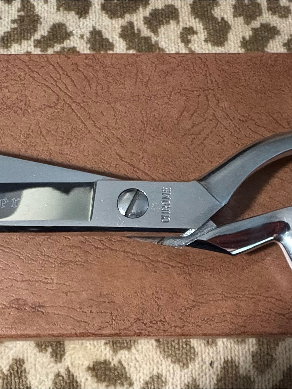 Gingher Right-Handed Knife-Edge Dressmaker Shears G-8 Chrome - Picture 4 of 8